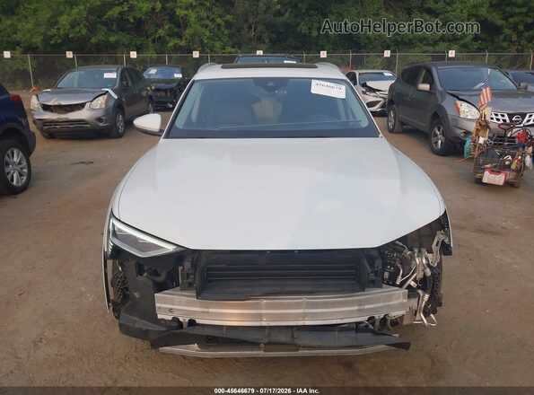 WA1AAAGE6MB008200 2021 AUDI E-TRON Белый Вид задней части салона