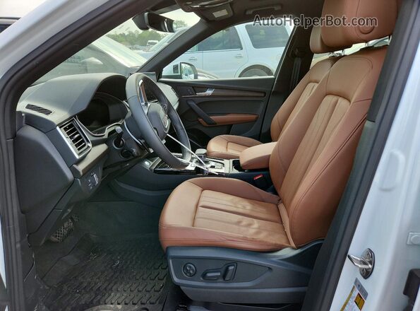WA1ABAFY3S2038020 2025 AUDI Q5 White Front interior view