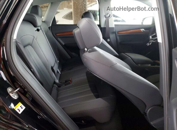 WA1ABAFY4P2048238 2023 AUDI Q5 Black Widok wnętrza z tyłu