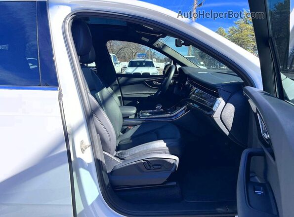 WA1ACBF70PD010097 2023 AUDI Q7 White წინა ხედი