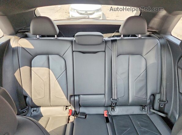 WA1AECF31L1053727 2020 AUDI Q3 Gray Widok tylnych siedzeń