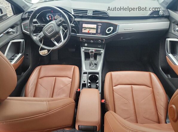 WA1AECF33L1077141 2020 AUDI Q3 White Առջևի վահանակի տեսք