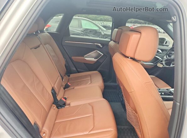 WA1AECF33L1077141 2020 AUDI Q3 White Հետևի նստատեղերի տեսք
