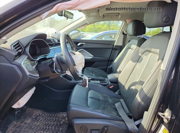 WA1AECF33N1009781 2022 AUDI Q3 Black Vista interior delantera