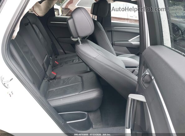 WA1AECF36L1053979 2020 AUDI Q3 White Вид наклейки з VIN-кодом