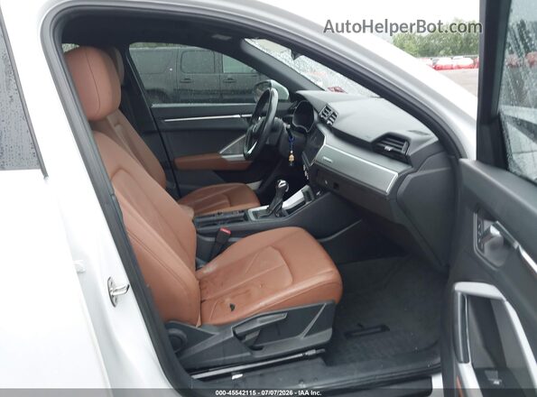 WA1AECF38L1003407 2020 AUDI Q3 White Вид салону спереду