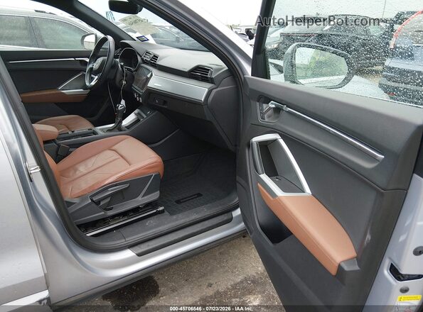 WA1AECF39L1077080 2020 AUDI Q3 Silver Սալոնի դիմացի տեսք