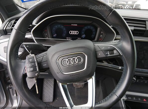 WA1AECF39L1077080 2020 AUDI Q3 Silver Առջևի վահանակի տեսք
