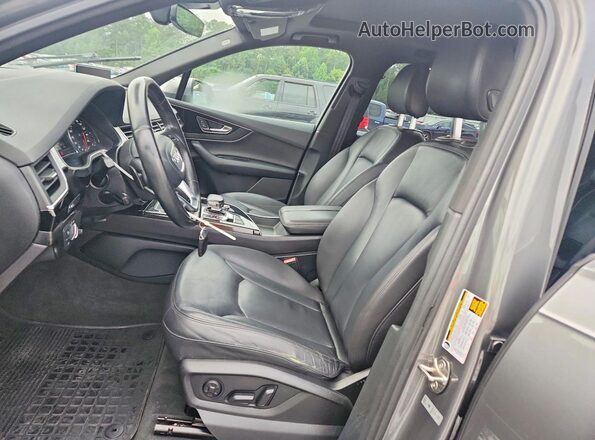 WA1AHAF71HD044823 2017 AUDI Q7 Charcoal Widok wnętrza z przodu