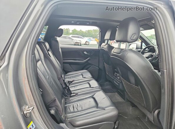 WA1AHAF71HD044823 2017 AUDI Q7 Charcoal Widok wnętrza z tyłu