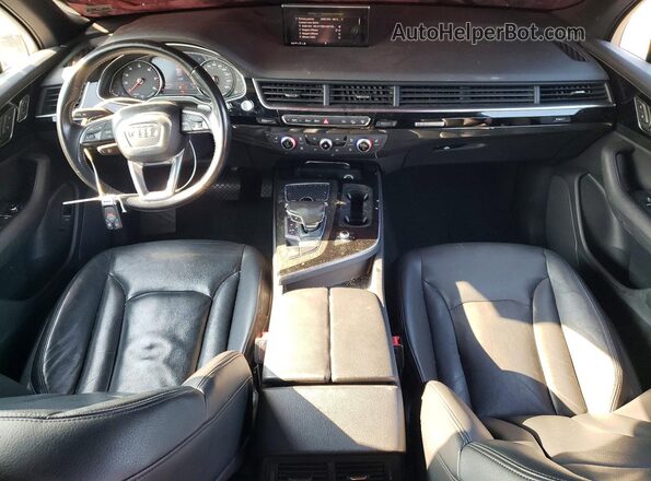 WA1AHAF78HD048142 2017 AUDI Q7 White Dashboard view