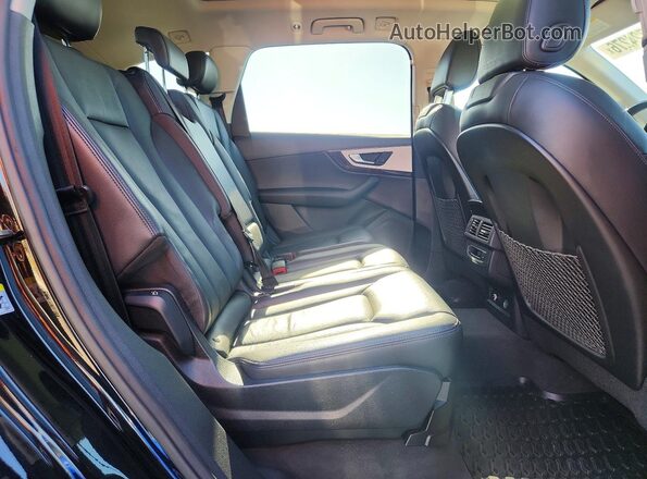 WA1AHAF79KD015724 2019 AUDI Q7 Black Вид задньої частини салону