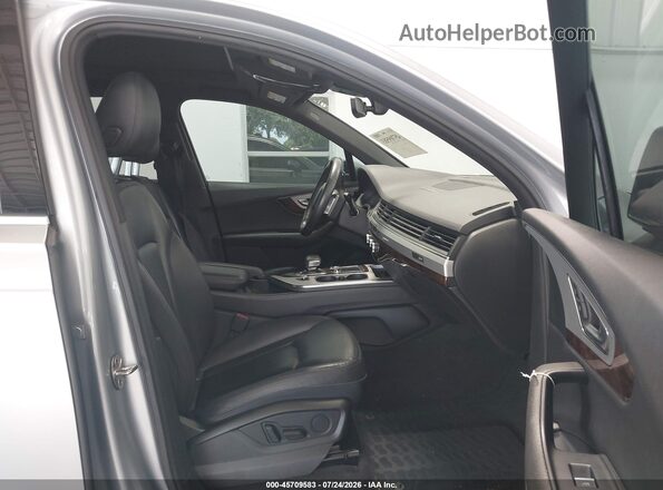 WA1AHAF79KD021832 2019 AUDI Q7 Silver Front interior view