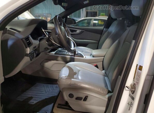 WA1AHAF79KD048027 2019 AUDI Q7 White Вид салону спереду