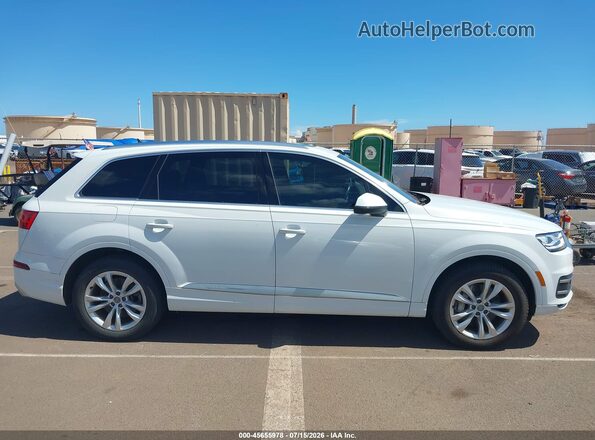 WA1AHAF7XHD059420 2017 AUDI Q7 White Вид задньої частини салону