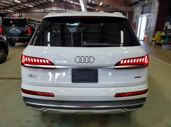 WA1AJAF79MD010062 2021 AUDI Q7 White უკანა ხედი