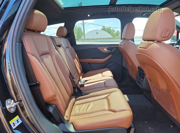 WA1AJAF7XMD026545 2021 AUDI Q7 Black Սալոնի հետևի տեսք