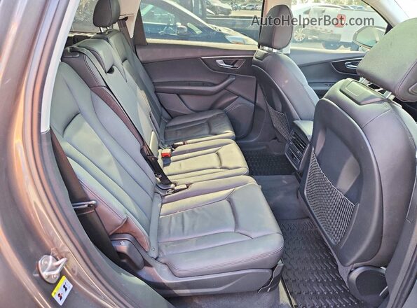 WA1AJBF72ND020004 2022 AUDI Q7 Charcoal Widok tylnych siedzeń