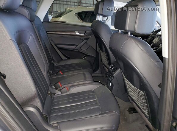 WA1ANAFY0L2005923 2020 AUDI Q5 Gray Вид задньої частини салону