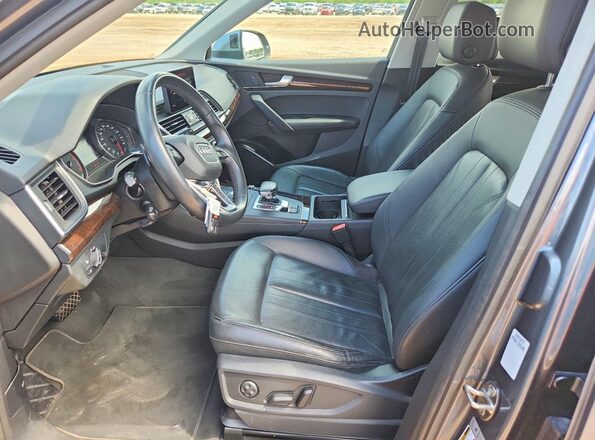 WA1ANAFY0L2058993 2020 AUDI Q5 Gray Front interior view