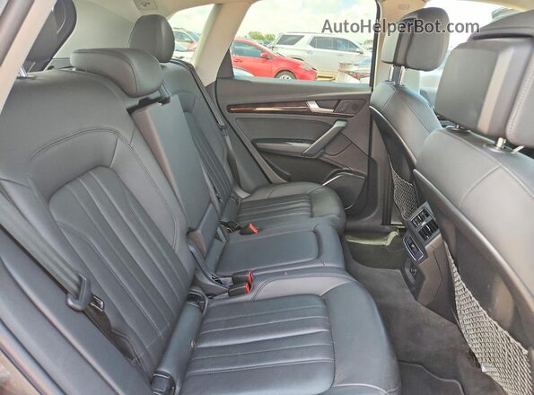 WA1ANAFY0L2058993 2020 AUDI Q5 Gray Rear seats view