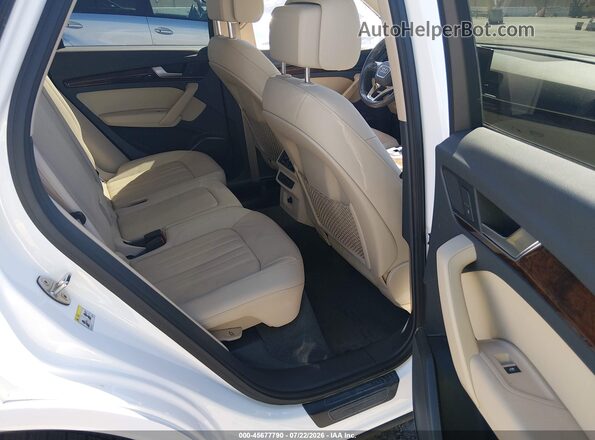 WA1ANAFY1J2006446 2018 AUDI Q5 White Vista de la etiqueta del VIN