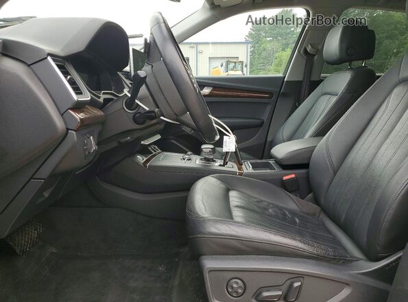 WA1ANAFY2J2191672 2018 AUDI Q5 Черный Вид салона спереди