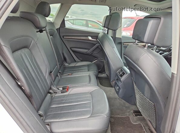 WA1ANAFY2J2207756 2018 AUDI Q5 White Rear seats view