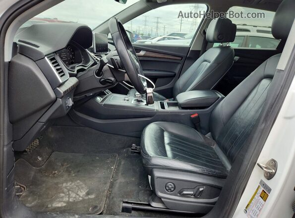 WA1ANAFY2J2207756 2018 AUDI Q5 White Front interior view