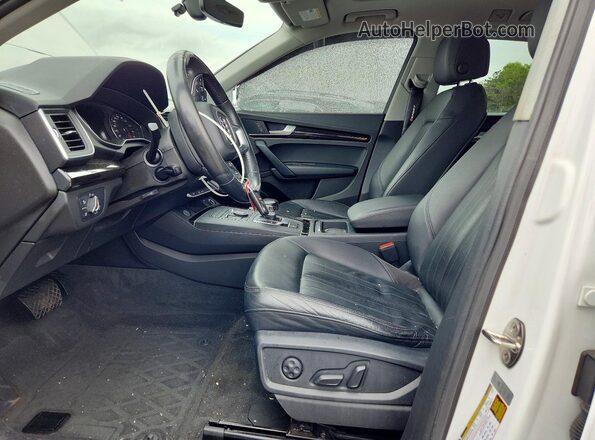 WA1ANAFY2K2095526 2019 AUDI Q5 White Вид салону спереду