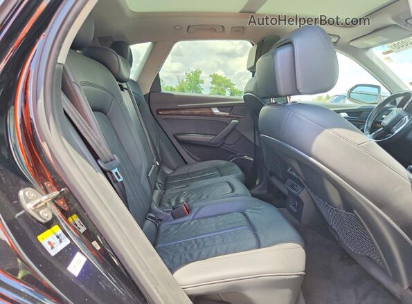 WA1ANAFY3J2090401 2018 AUDI Q5 Black Rear interior view