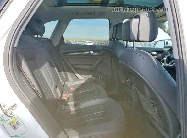 WA1ANAFY4K2092062 2019 AUDI Q5 White Vista de los asientos traseros