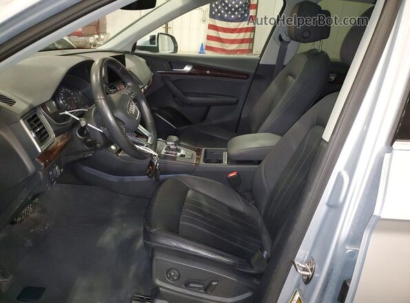 WA1ANAFY5L2083520 2020 AUDI Q5 Silver Вид салону спереду