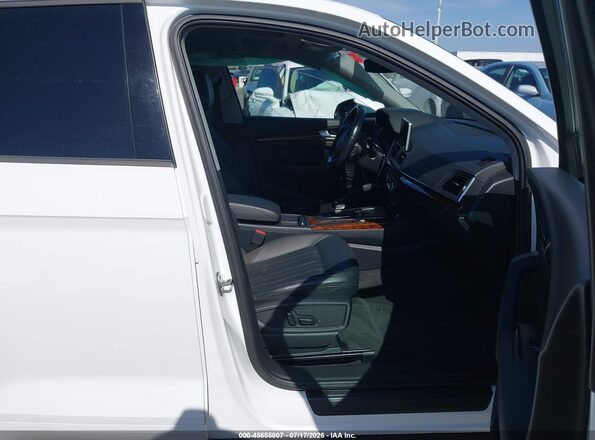 WA1ANAFY6J2010086 2018 AUDI Q5 White Սալոնի դիմացի տեսք
