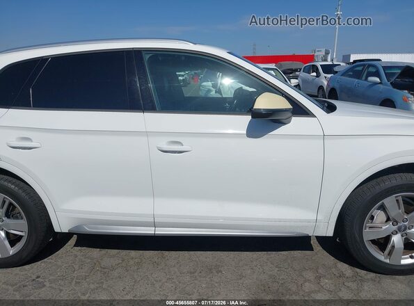 WA1ANAFY6J2010086 2018 AUDI Q5 White Սալոնի հետևի տեսք