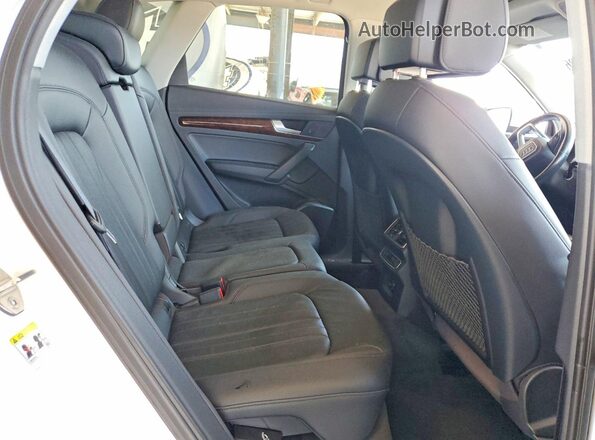 WA1ANAFY6J2014509 2018 AUDI Q5 White Вид задніх сидінь