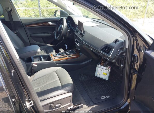 WA1ANAFY9J2006369 2018 AUDI Q5 Black Вид салону спереду