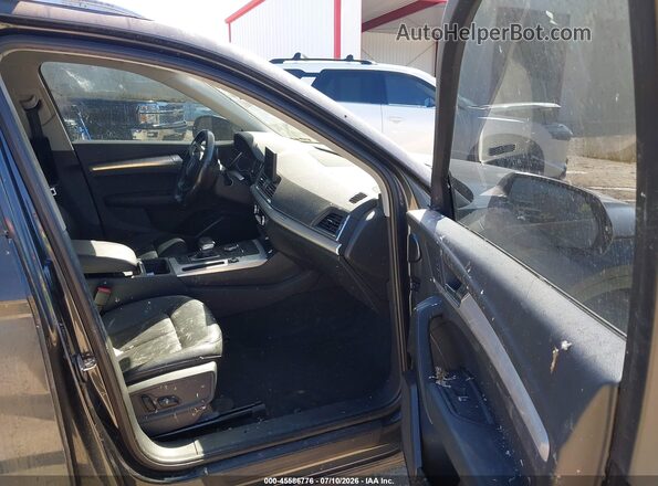 WA1ANAFY9J2139973 2018 AUDI Q5 Gray Widok wnętrza z przodu