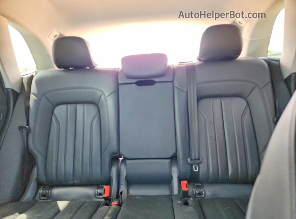 WA1ANAFYXJ2195419 2018 AUDI Q5 Silver Rear seats view
