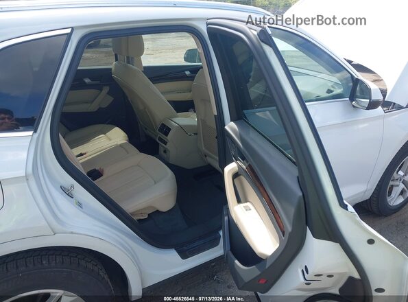 WA1ANAFYXK2139174 2019 AUDI Q5 White Widok naklejki z numerem VIN