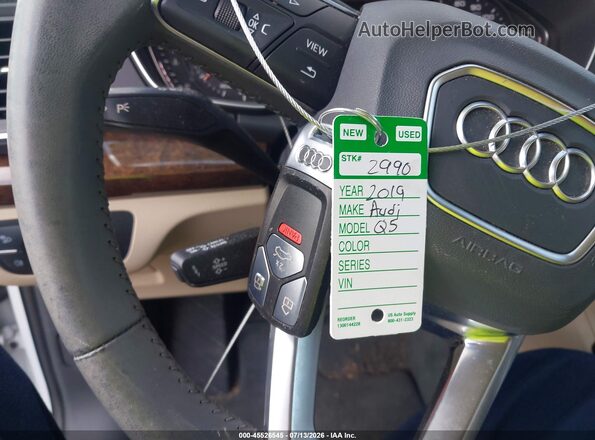 WA1ANAFYXK2139174 2019 AUDI Q5 White Widok deski rozdzielczej
