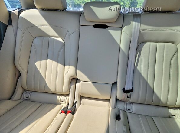WA1ANAFYXL2024916 2020 AUDI Q5 White Vista de los asientos traseros
