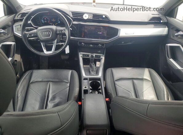 WA1AUCF39M1090075 2021 AUDI Q3 White Առջևի վահանակի տեսք