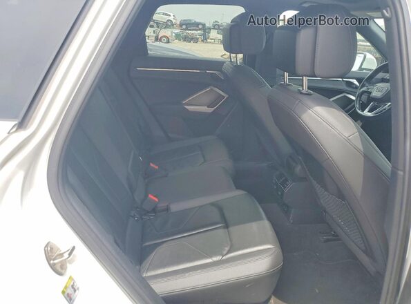 WA1AUCF39M1090075 2021 AUDI Q3 White Սալոնի հետևի տեսք