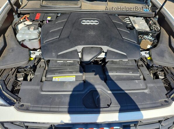 WA1AVAF16KD021808 2019 AUDI Q8 White Widok komory silnika