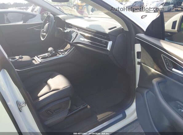 WA1AVBF14PD026020 2023 AUDI Q8 White Вид салону спереду