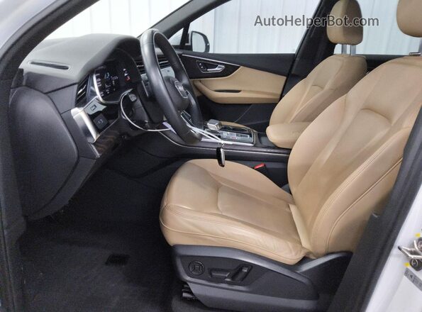 WA1AXAF71MD037755 2021 AUDI Q7 White წინა სალონის ხედი