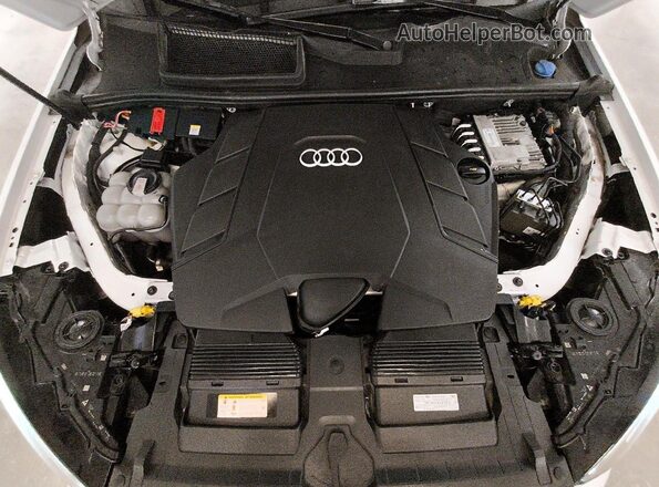 WA1AXAF71MD037755 2021 AUDI Q7 White ძრავის განყოფილების ხედი