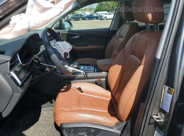 WA1AXAF72MD032001 2021 AUDI Q7 Gray Вид салону спереду