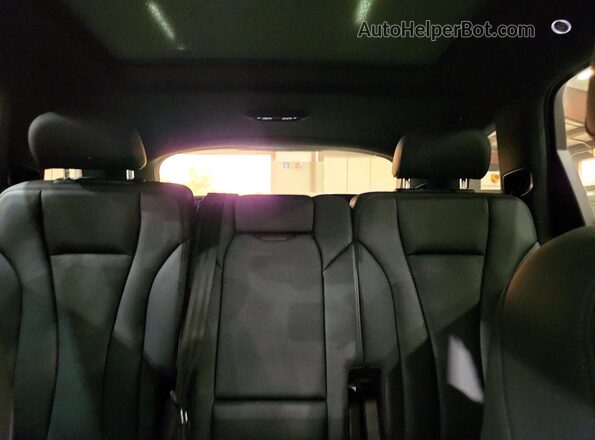 WA1AXAF74MD021548 2021 AUDI Q7 Black უკანა სავარძლების ხედი